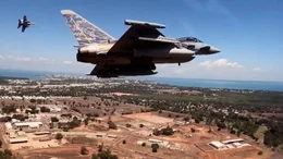 Machtdemonstration am Himmel: Milit&auml;rmaschinen bei einem Man&ouml;ver im Norden Australiens, bei dem Piloten aus 17 L&auml;ndern teilnahmen.