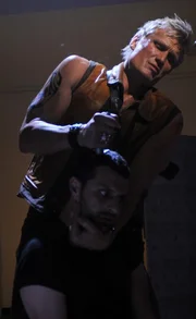 Nimmt den Kampf mit den Entf&uuml;hrern auf: Ex-Biker Joe (Dolph Lundgren) ...