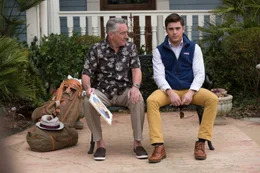 Dick (Robert De Niro, l.) macht seinem Enkel Jason (Zac Efron, r.) klar, dass er sein ganzes Leben verschl&auml;ft und endlich mal richtig die Sau rauslassen sollte - am besten mit ihm zusammen in Daytona Beach beim Springbreak ...