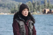 Obwohl Meredith dagegen ist, nimmt Derek Cristina (Sandra Oh) mit auf einen Angelausflug, weil er sich Sorgen um sie macht ... Obwohl Meredith dagegen ist, nimmt Derek Cristina (Sandra Oh) mit auf einen Angelausflug, weil er sich Sorgen um sie macht ...
