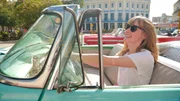 Nina Heins bei einer Oldtimer-Tour durch Havanna. Nina Heins bei einer Oldtimer-Tour durch Havanna.
