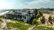 Zeugnis eines dunklen Kapitels von Ghanas Geschichte: Von der Festung „Elmina Castle“ wurden zigtausende Sklaven verschifft, heute gedenken hier viele Nachfahren ihren Angehörigen. Zeugnis eines dunklen Kapitels von Ghanas Geschichte: Von der Festung „Elmina Castle“ wurden zigtausende Sklaven verschifft, heute gedenken hier viele Nachfahren ihren Angehörigen.