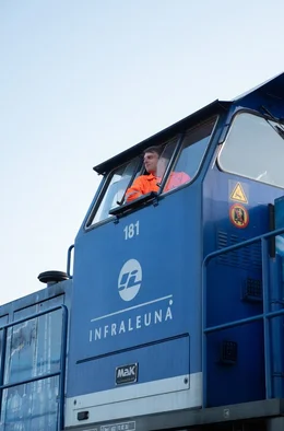 Marwin Meinhardt w&auml;hrend der Arbeit bei InfraLeuna