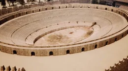 Amphitheater von Pompeji  Die Verwendung des sendungsbezogenen Materials ist nur mit dem Hinweis und Verlinkung auf RTL+ gestattet.