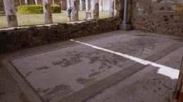 Bodengem&auml;lde der Stadt Pompeji   Die Verwendung des sendungsbezogenen Materials ist nur mit dem Hinweis und Verlinkung auf RTL+ gestattet.