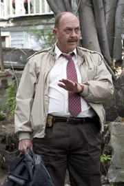 Als der Privatdetektiv Patrick den Auftrag annimmt, das Verschwinden eines kleinen M&auml;dchens zu kl&auml;ren, bekommt er ziemlich &Auml;rger mit dem f&uuml;r den Fall zust&auml;ndigen Detectives, Remy Bressant und Nick Poole (John Ashton) ...