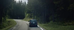 Ein Ausflug in ein abgelegenes Haus in den W&auml;ldern soll der trauernden Freundesclique Tilly, Monica und Peter bei der Bew&auml;ltigung des Verlusts ihrer Freundin Ali helfen.