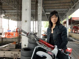 Die skrupellose Killerin Lin Hong (Sherry Phungprasert) verfolgt Pat Wilson.