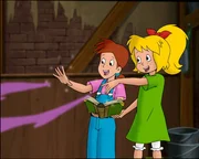 Bibi (r.) und Margie (l.) mit doppelter Hexenpower.