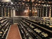 Der Bordeaux-Weinkeller des Luxushotels Hospiz in St. Christoph am Arlberg