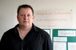 Die attraktive Singlefrau Pat Wilson (Christine Neubauer) arbeitet seit vielen Jahren als Versicherungsdetektivin.