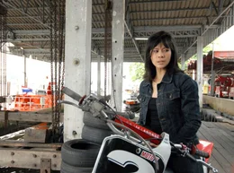 Die skrupellose Killerin Lin Hong (Sherry Phungprasert) verfolgt Pat Wilson.