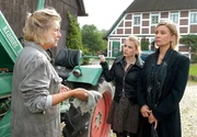 Anna (Jutta Speidel) ist nicht sicher, ob sie wirklich ihre Tochter Ines (Susanne Sch&auml;fer) und deren Tochter Jo (Anna Hausburg) bei sich auf dem Hof haben m&ouml;chte.