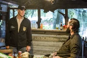 Bei den Ermittlungen st&ouml;&szlig;t Pride (Scott Bakula, l.) auf einen Dealer (Lance Tafelski, r.). Doch hat er wirklich etwas damit zu tun? Das Team versucht es herauszufinden ...