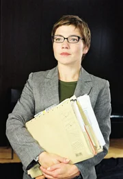 Claudia Schmutzler_Titel: Vier K&uuml;sse und eine E-Mail