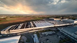 Die Photovoltaikanlagen sollen das Autowerk mit bis zu 30 Prozent des ben&ouml;tigten Stroms versorgen.