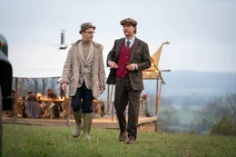 (v.li.): Matthew Berger (Jeremy Strong), Mickey Pearson (Matthew McConaughey).