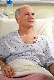 Monk "Mr. Monk und das Aus im Krankenhaus?". Im Bild: Dan Butler (Dr. Scott). Monk "Mr. Monk und das Aus im Krankenhaus?". Im Bild: Dan Butler (Dr. Scott).