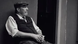 Pop (Ciar&aacute;n Hinds)