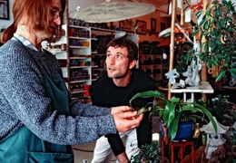 Der "todkranke" Christoph (Heikko Deutschmann, re.) will Paul (Ingo Naujoks) mit seiner Frau verkuppeln.