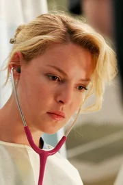 Nach einem Autounfall werden eine Familie und der Unfallverursacher, ein Assistenzarzt aus einer anderen Klinik, ins Seattle Grace Hospital eingeliefert. Izzie (Katherine Heigl) versucht alles, um die Verletzten zu retten ...