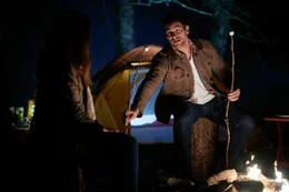 Grady Beck (Brant Daugherty) begleitet Prinzessin Amelia als ihr Leibw&auml;chter auf ihrem Roadtrip durch Amerika. W&auml;hrend dieser Reise kommen sich die beiden n&auml;her...  +++ Die Verwendung des sendungsbezogenen Materials ist nur mit dem Hinweis und Verlinkung auf RTL+ gestattet. +++