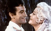 MDR Fernsehen SCARAMOUCHE - DER R&Auml;CHER MIT DEM DEGEN, "Scaramouche/La m&aacute;scara de Scaramouche/Le avventure di Scaramouche", am Sonntag (27.10.13) um 11:00 Uhr. Scaramouche (G&eacute;rard Barray), Erzkom&ouml;diant und vertauschter Herzogssohn, hat sich in die liebenswerte Diana de Souchil (Mich&egrave;le Girardon) verliebt.
