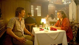 ARD/MDR JEDES JAHR IM JUNI, am Mittwoch (03.06.15) um 20:15 Uhr im ERSTEN. Gregor (Peter Schneider) und Elke (Katharina Wackernagel) beim romantischen Dinner in Prag.