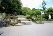 Ein von Landschaftsbauunternehmerin Katja Eulenbach gestalteter Garten. Ein von Landschaftsbauunternehmerin Katja Eulenbach gestalteter Garten.