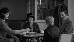 l-r: Ma (Caitriona Balfe), Granny (Judi Dench), Buddy (Jude Hill), Pop (Ciar&aacute;n Hinds)