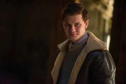 Der junge ehemalige Milit&auml;rpilot Harry (Jeremy Irvine) kommt einer Schulklasse zu Hilfe, nachdem diese vor dem Krieg aus London in ein abgelegenes, seit Jahren leerstehendes Anwesen mitten auf einer Insel im Meer geschickt wurden. Nicht ahnend, dass hier das Grauen auf sie alle wartet ...