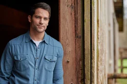 Grady Beck (Brant Daugherty) begleitet Prinzessin Amelia als ihr Leibw&auml;chter auf ihrem Roadtrip durch Amerika. W&auml;hrend dieser Reise kommen sich die beiden n&auml;her...