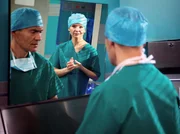 Dr. Kathrin Globisch (Andrea Kathrin Loewig) merkt, dass Dr. Kaminski (Udo Schenk) seit der Begegnung mit Martin an Elenas Krankenbett das Ärztezimmer meidet. Als Kathrin ihn bei einer gemeinsamen OP darauf anspricht, geht Kaminski aber nicht darauf ein - Dr. Globisch hätte da einen falschen Eindruck.