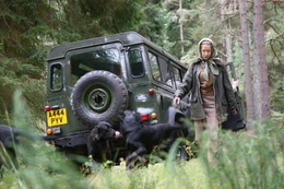 Bei einem Ausflug nahe der schottischen Residenz Balmoral erleidet die K&ouml;nigin (Helen Mirren) einen kleinen Unfall.
