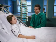 Lars Ahlers (Alexander Sternberg) hat seine Tochter Ina (Frankziska Neidling) nach der Scheidung nur noch sporadisch gesehen. Er möchte mehr Verantwortung übernehmen und schlägt vor, dass seine Tochter zu ihm zieht.