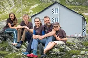 SRF bi de Lüt - Hüttengeschichten Staffel 14 Familie Sager (v.l.n.r. Mena Sager, Levi Sager, Sarah Sager, Christoph Sager, Simon Sager)