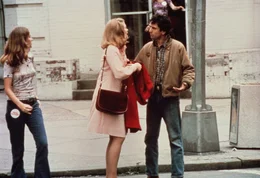 Was wie ein sch&ouml;nes Date begann, entwickelt sich zur Katastrophe: Travis (Robert De Niro, r.) und die Wahlkampfmanagerin Betsy (Cybill Shepherd, l.) geraten aneinander.