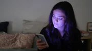 Reporterin Sophie, 29, lebt seit vier Jahren in einer WG mitten in Frankfurt. Ihr Zimmer kostet 640 Euro. Jetzt will sie da raus. Für „7 Tage…“ macht sie sich auf die Suche nach einer bezahlbaren Wohnung. Schafft sie das?
