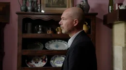 Van-Gogh-Kenner Wouter van der Veen im Haus des Dr. Gachet, &uuml;ber den der ber&uuml;hmte Maler schrieb: Er ist "noch kr&auml;nker als ich (...) oder sagen wir mindestens genauso. Also wenn ein Blinder einen anderen Blinden f&uuml;hrt, fallen dann nicht beide in den Graben?&ldquo;.