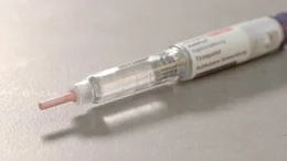 Abnehmspritzen-Pen mit Wirkstoff Tirzepatid.