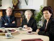 Die Eröffnung des Testaments bringt für Thomas (Harald Krassnitzer), Andrea (Katharina Stemberger, re.) und Hermine (Christine Ostermayer) Überraschungen. Die Eröffnung des Testaments bringt für Thomas (Harald Krassnitzer), Andrea (Katharina Stemberger, re.) und Hermine (Christine Ostermayer) Überraschungen.