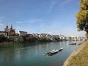 Blick auf den Rhein und das Basler Münster