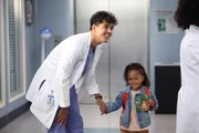 Grey's Anatomy Staffel 19 Folge 15 Kinderbesuch im Krankenhaus: Niko Terho als Dr. Lucas Adams, Janai Kaylani als Pru