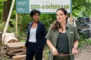 Zwischen Tierärztin Dr. Mertens (Elisabeth Lanz, rechts) und Zoodirektorin Dr. Amal Bekele (Dennenesch Zoudé, links) entfacht ein Streit um den geplanten Bau der Zoo-Achterbahn. Zwischen Tierärztin Dr. Mertens (Elisabeth Lanz, rechts) und Zoodirektorin Dr. Amal Bekele (Dennenesch Zoudé, links) entfacht ein Streit um den geplanten Bau der Zoo-Achterbahn.