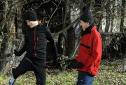 Roland ist beeindruckt von den Tricks, die Patrick ihm zeigt. Von links: Patrick Westenrieder (Lucas Bauer) und Roland Bamberger (Horst Kummeth). Roland ist beeindruckt von den Tricks, die Patrick ihm zeigt. Von links: Patrick Westenrieder (Lucas Bauer) und Roland Bamberger (Horst Kummeth).