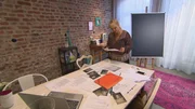 Um Renates größten Wunsch zu erfüllen, begibt sich Julia Leischik auf eine spannende Suche in die Vergangenheit quer durch Deutschland ...