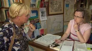 Julia Leischik (l.) macht sich auf die Suche nach Carmen. Doch kann sie die Freundinnen aus Kindheitstagen wieder zusammenbringen?