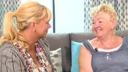 Ingrid (r.) sucht nach ihrer besten Freundin Carmen. Die beiden heute 64-Jährigen mussten sich im Teenageralter schweren Herzens voneinander trennen. Kann Julia Leischick (l.) die Freundinnen vereinen?