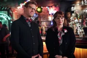 Eric Beale (Barrett Foa, l.); Nell Jones (Renée Felice Smith, r.) Eric Beale (Barrett Foa, l.); Nell Jones (Renée Felice Smith, r.)