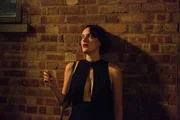 Fleabag
Staffel 2
Folge 1
Phoebe Waller-Bridge als Fleabag
